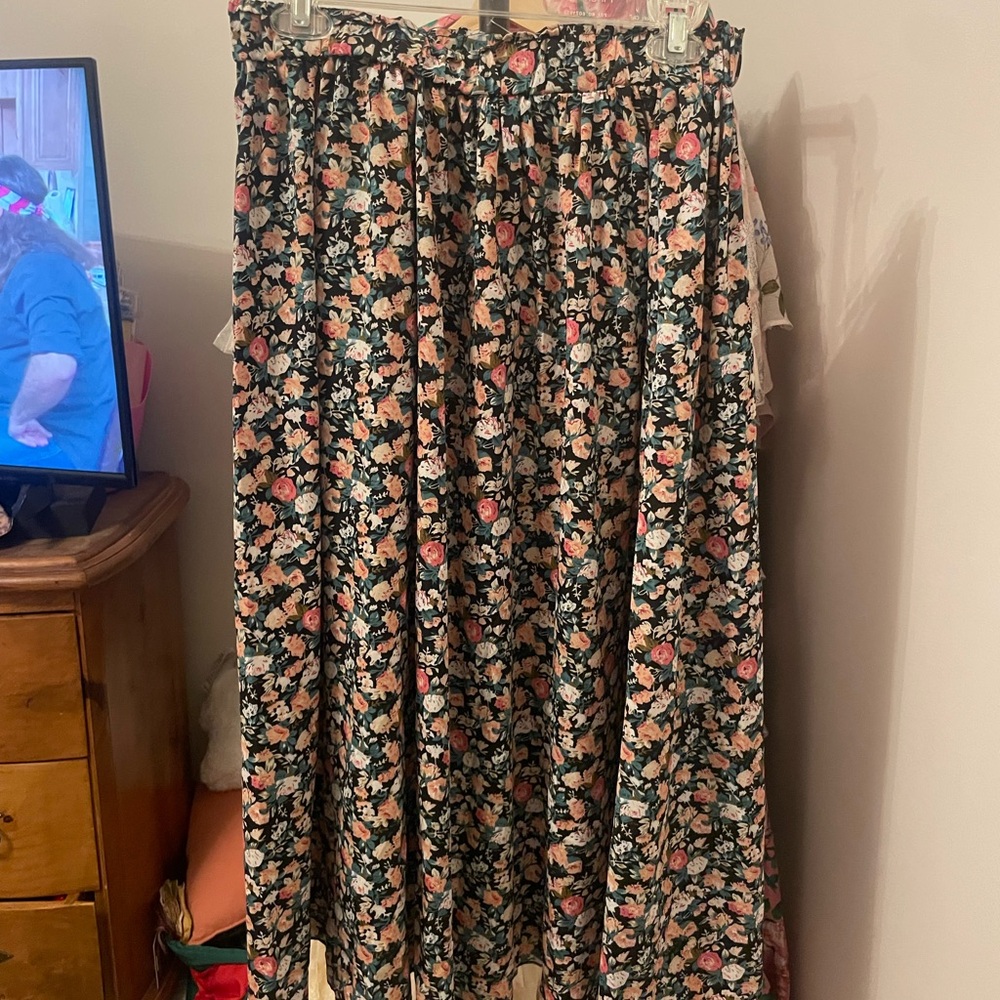 SHEIN Black Floral Maxi Skirt